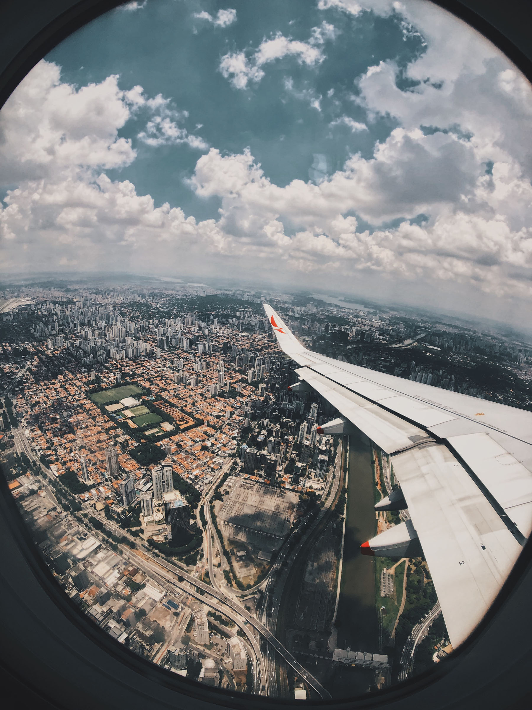 Should Children Fly With Their Parents